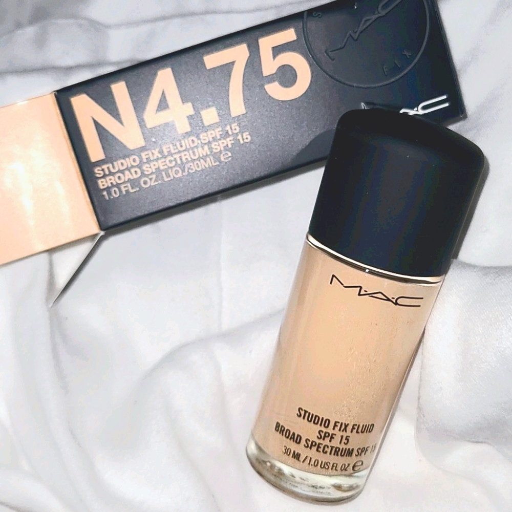 New in Box MAC Studio Fix N4.75